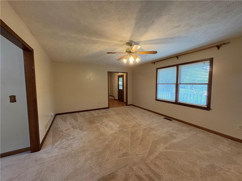 3 bedroom, 3 bathroom, 1,664 sq ft single family residence for sale at 4830 Squirrel Creek Drive, Gainesville, GA 30506 — photo 8