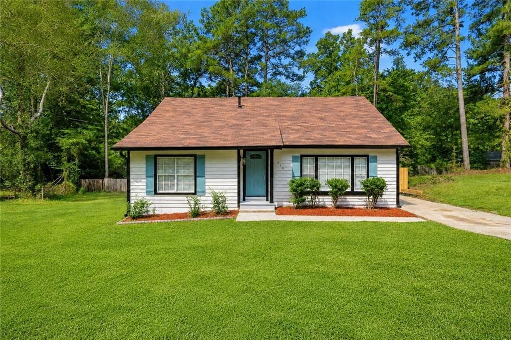 4 bedroom, 2 bathroom, 1,518 sq ft single family residence for sale at 218 Kipling Way, Riverdale, GA 30274 — photo 2