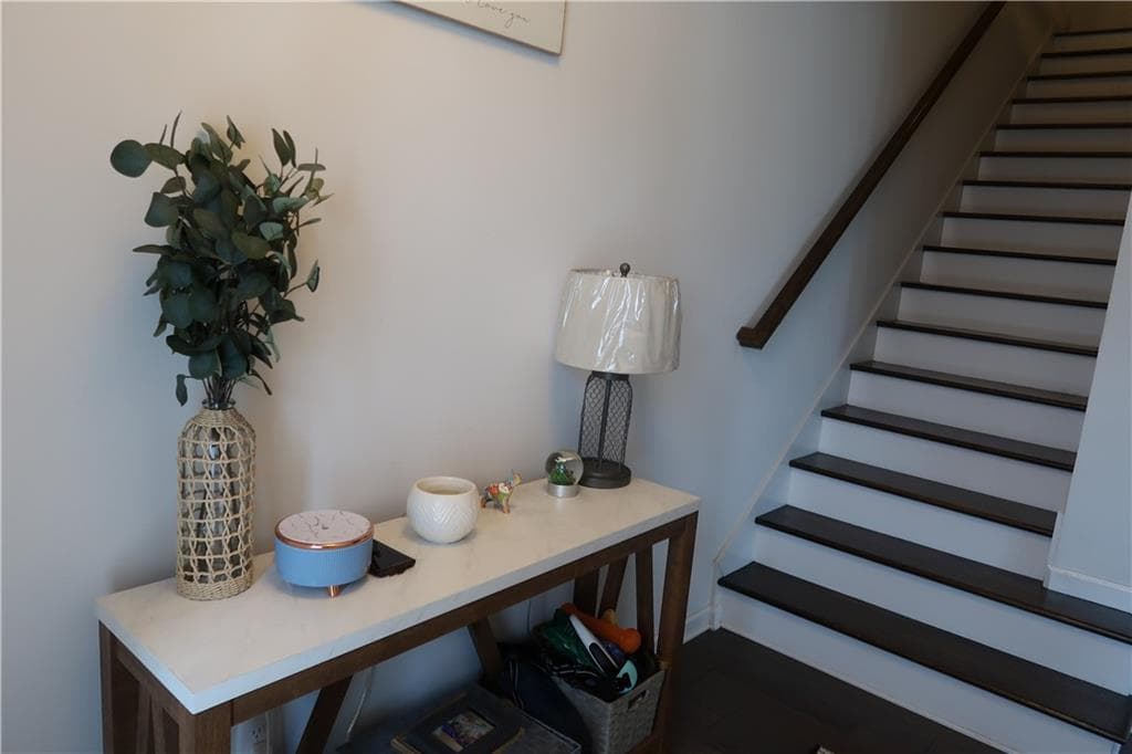 3 bedroom, 3 bathroom, 1,744 sq ft townhouse for sale at 5740 Radford Loop, Fairburn, GA 30213 — photo 7