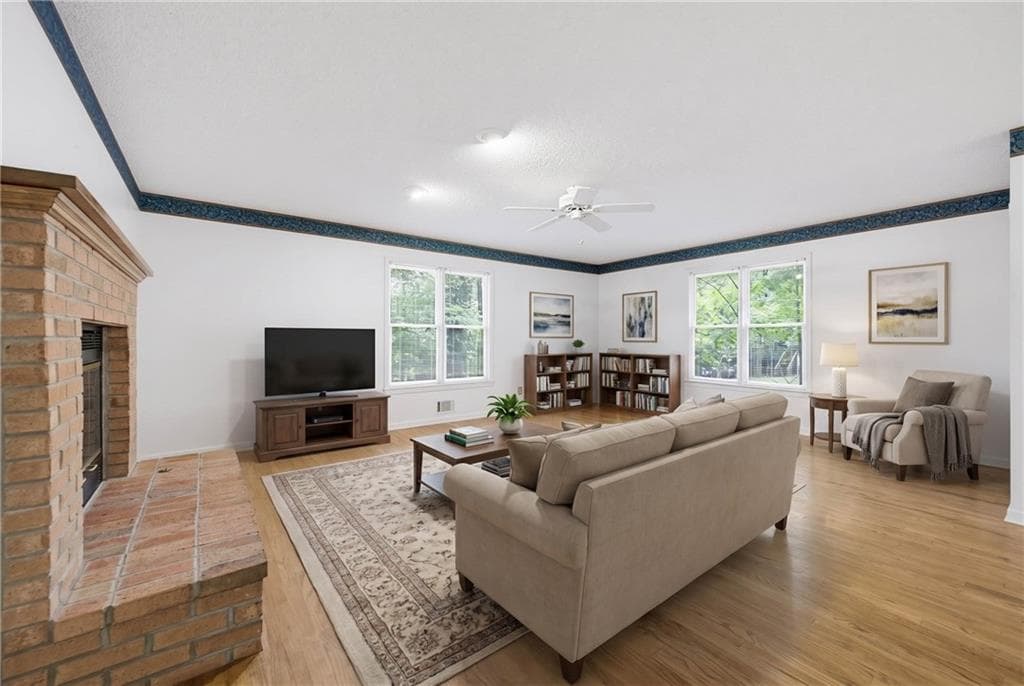 3 bedroom, 3 bathroom, 2,566 sq ft single family residence for sale at 3655 Southlake Circle, Cumming, GA 30041 — photo 4
