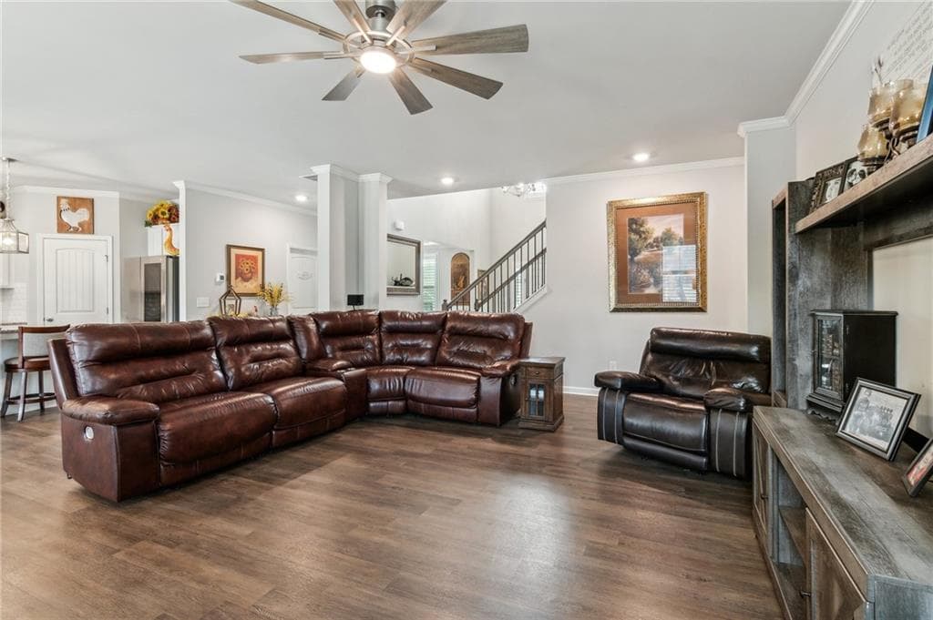 5 bedroom, 3 bathroom, 3,200 sq ft single family residence for sale at 4365 Sunflower Circle, Cumming, GA 30040 — photo 4