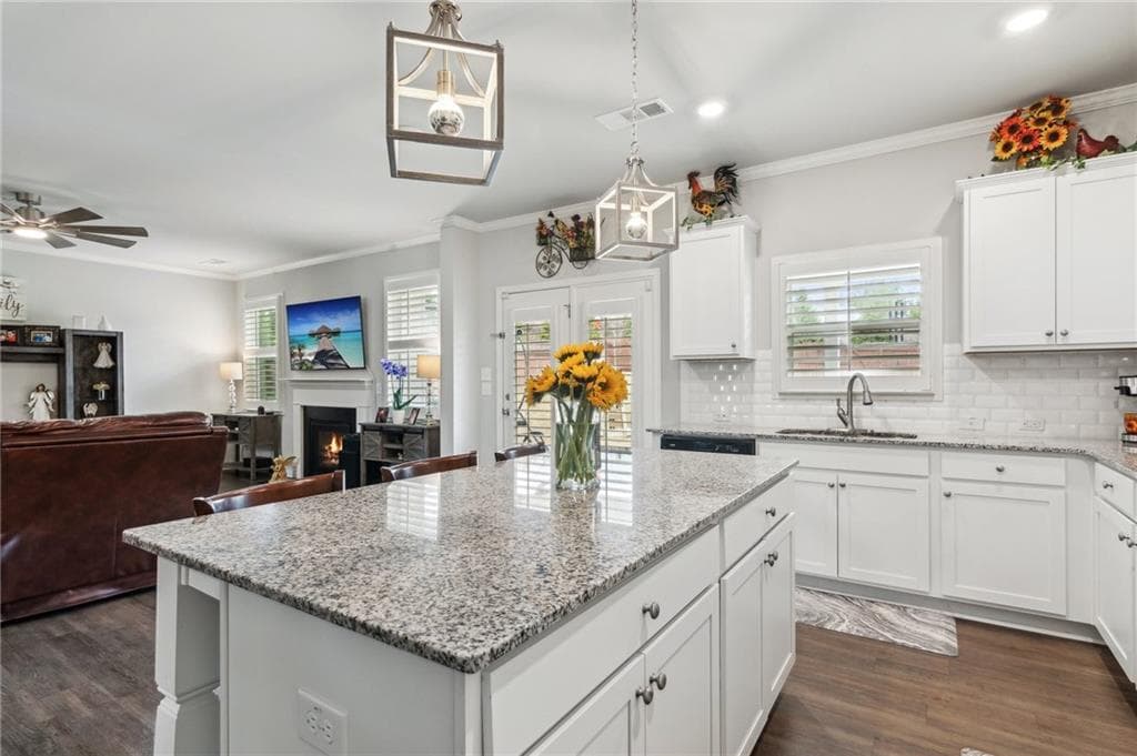 5 bedroom, 3 bathroom, 3,200 sq ft single family residence for sale at 4365 Sunflower Circle, Cumming, GA 30040 — photo 10