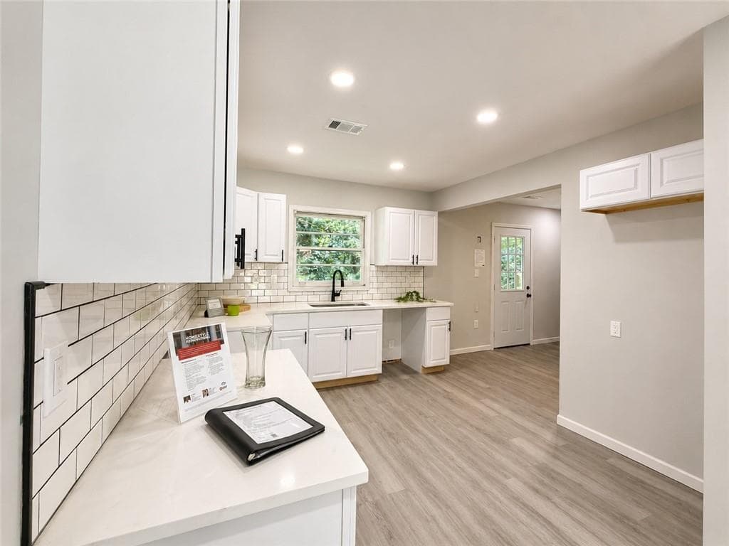 3 bedroom, 2 bathroom, 1,038 sq ft single family residence for sale at 2328 Bonner Road, East Point, GA 30344 — photo 7