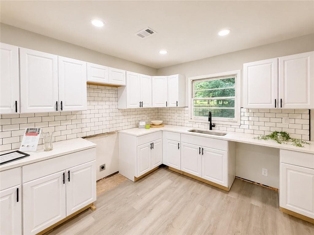 3 bedroom, 2 bathroom, 1,038 sq ft single family residence for sale at 2328 Bonner Road, East Point, GA 30344 — photo 8