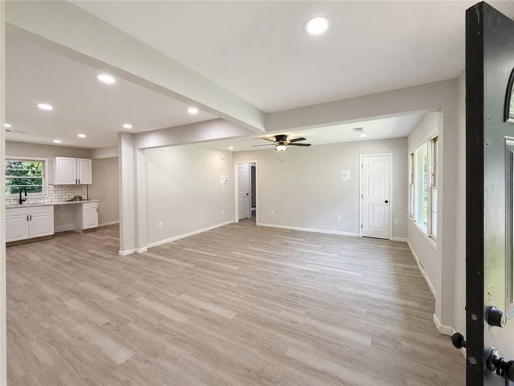 3 bedroom, 2 bathroom, 1,038 sq ft single family residence for sale at 2328 Bonner Road, East Point, GA 30344 — photo 6
