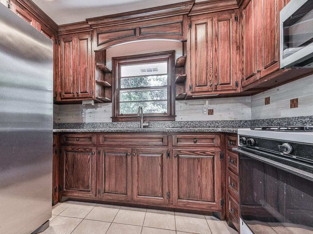 3 bedroom, 3 bathroom, 1,762 sq ft single family residence under contract at 291 Sourwood Drive, Marietta, GA 30062 — photo 10
