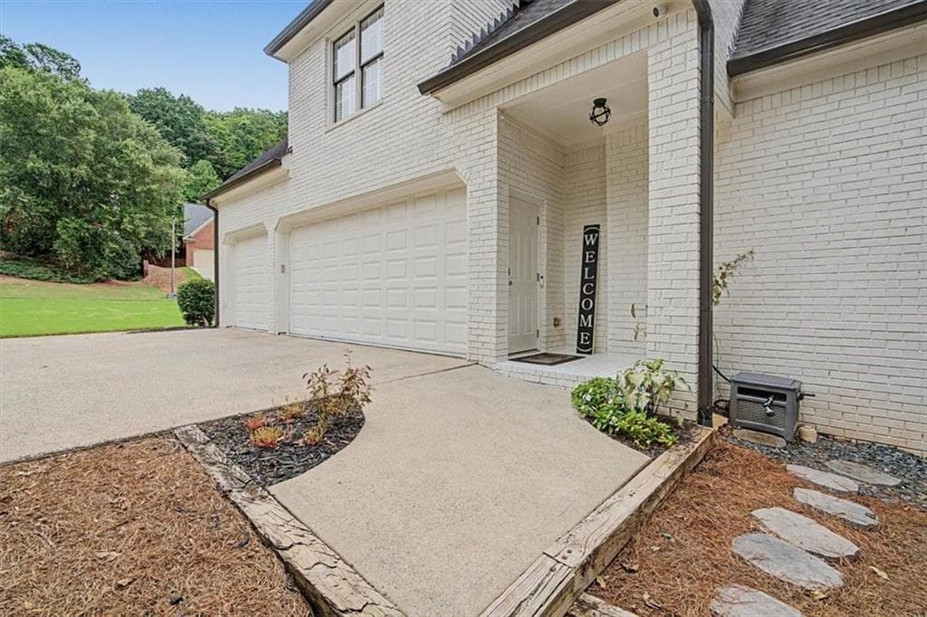6 bedroom, 6 bathroom, 4,497 sq ft single family residence for sale at 1367 Winborn Circle, Kennesaw, GA 30152 — photo 7