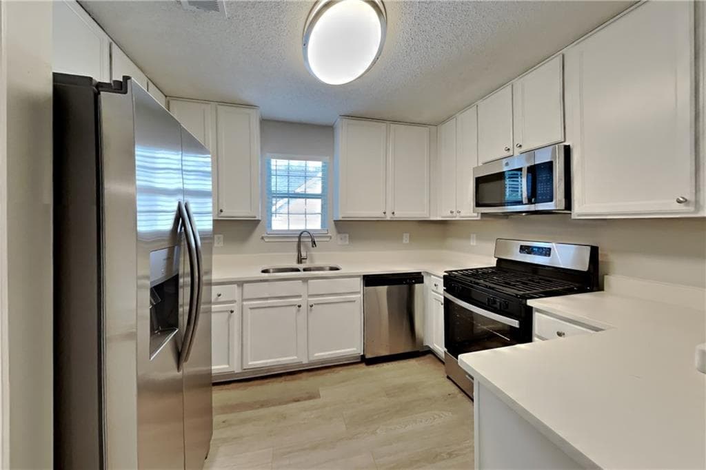 4 bedroom, 3 bathroom, 1,889 sq ft single family residence for rent at 2928 Yukon Trail, Acworth, GA 30101 for $2,250 a month — photo 4