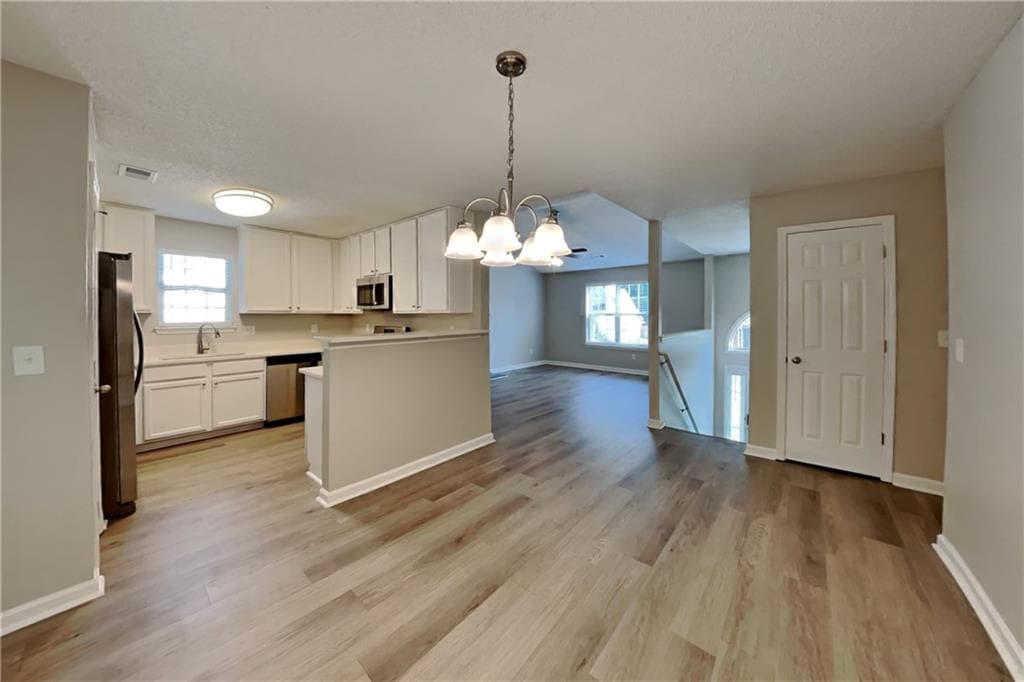 4 bedroom, 3 bathroom, 1,889 sq ft single family residence for rent at 2928 Yukon Trail, Acworth, GA 30101 for $2,250 a month — photo 5