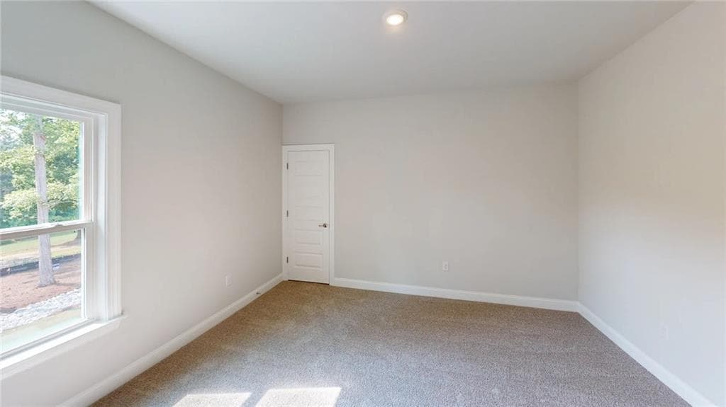 6 bedroom, 4 bathroom, 3,119 sq ft single family residence for sale at 3022 Fairway Drive, Villa Rica, GA 30180 — photo 4