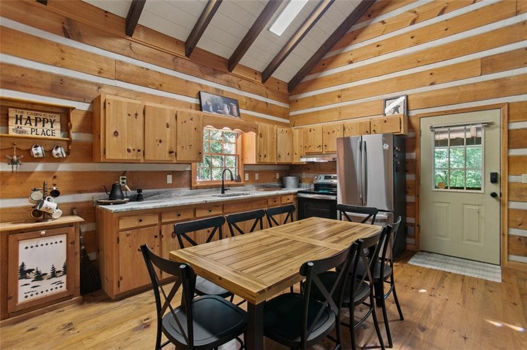4 bedroom, 3 bathroom, 2,080 sq ft single family residence for sale at 322 Honeysuckle Way, Blue Ridge, GA 30513 — photo 9