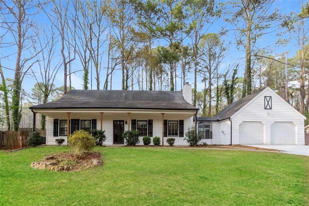 4 bedroom, 3 bathroom, 1,560 sq ft single family residence for sale at 105 Spur Ridge, Peachtree City, GA 30269