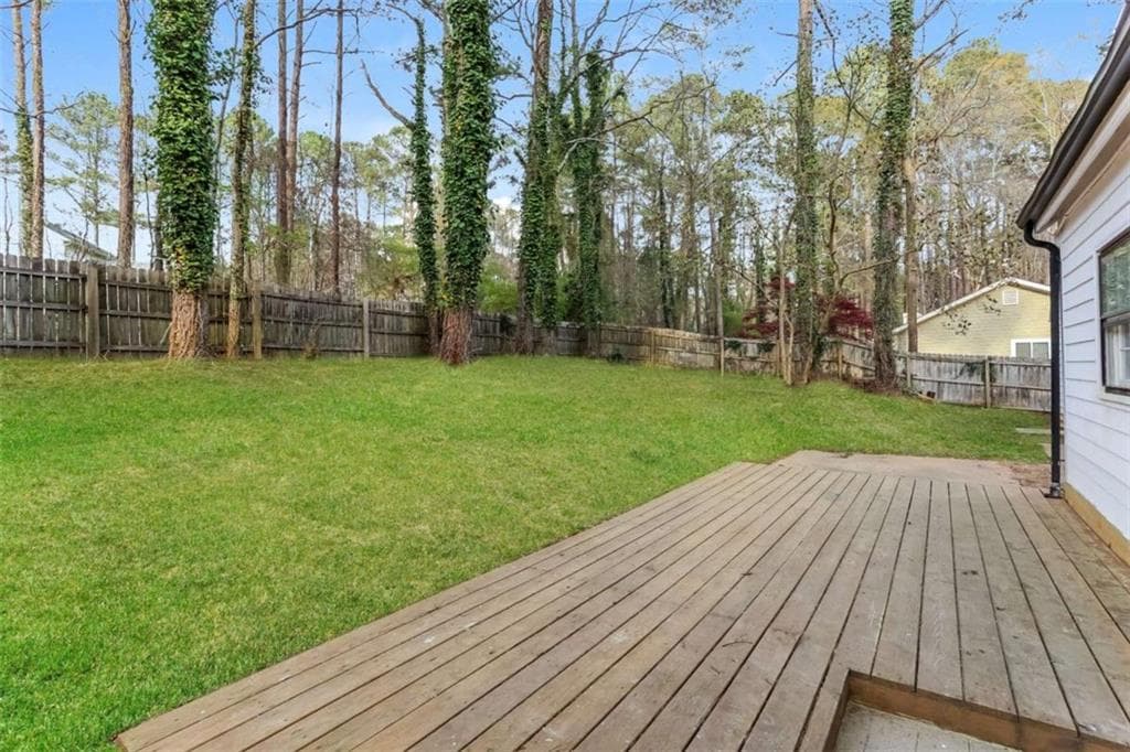4 bedroom, 3 bathroom, 1,560 sq ft single family residence for sale at 105 Spur Ridge, Peachtree City, GA 30269 — photo 2