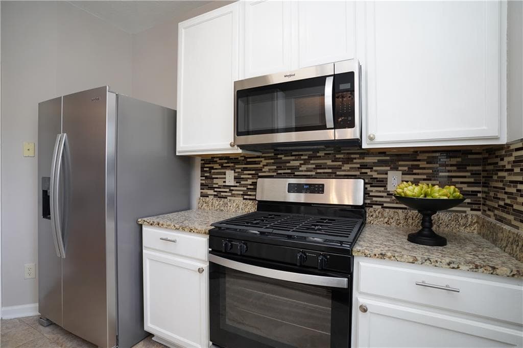 3 bedroom, 3 bathroom, 1,456 sq ft townhouse for sale at 182 Oak Green Drive, Lawrenceville, GA 30044 — photo 9