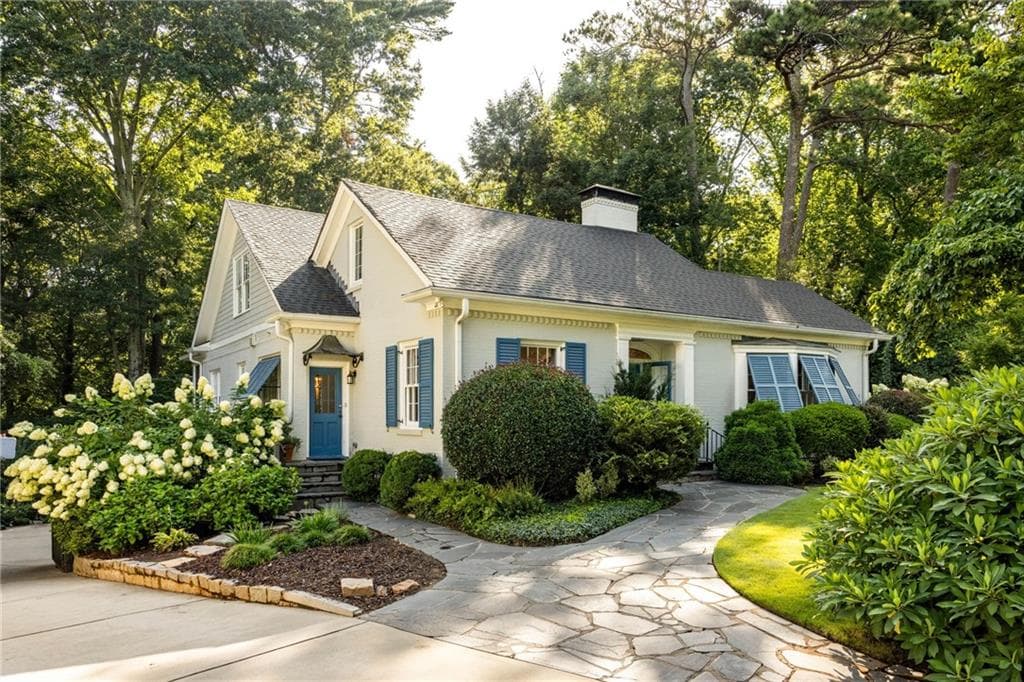 5 bedroom, 5 bathroom, 4,248 sq ft single family residence under contract at 373 Glenn Circle, Decatur, GA 30030 — photo 2