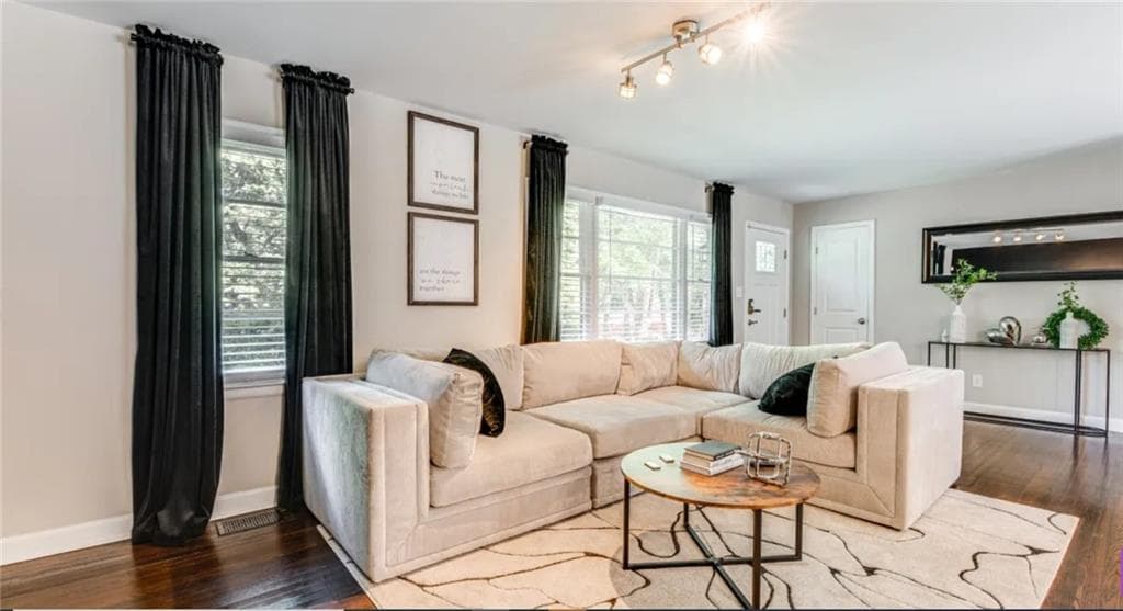 3 bedroom, 2 bathroom, 1,404 sq ft single family residence for rent at 3305 Flowers Drive, College Park, GA 30337 for $2,000 a month — photo 8