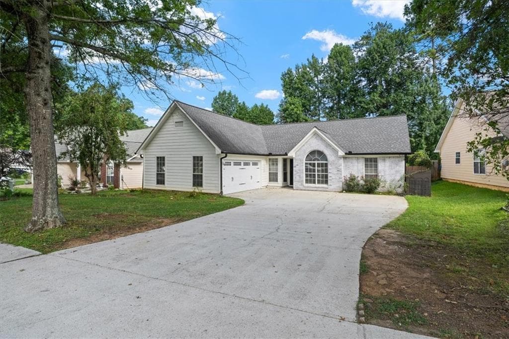 4 bedroom, 2 bathroom, 1,652 sq ft single family residence for sale at 5235 Sterling Trace Court, Lilburn, GA 30047