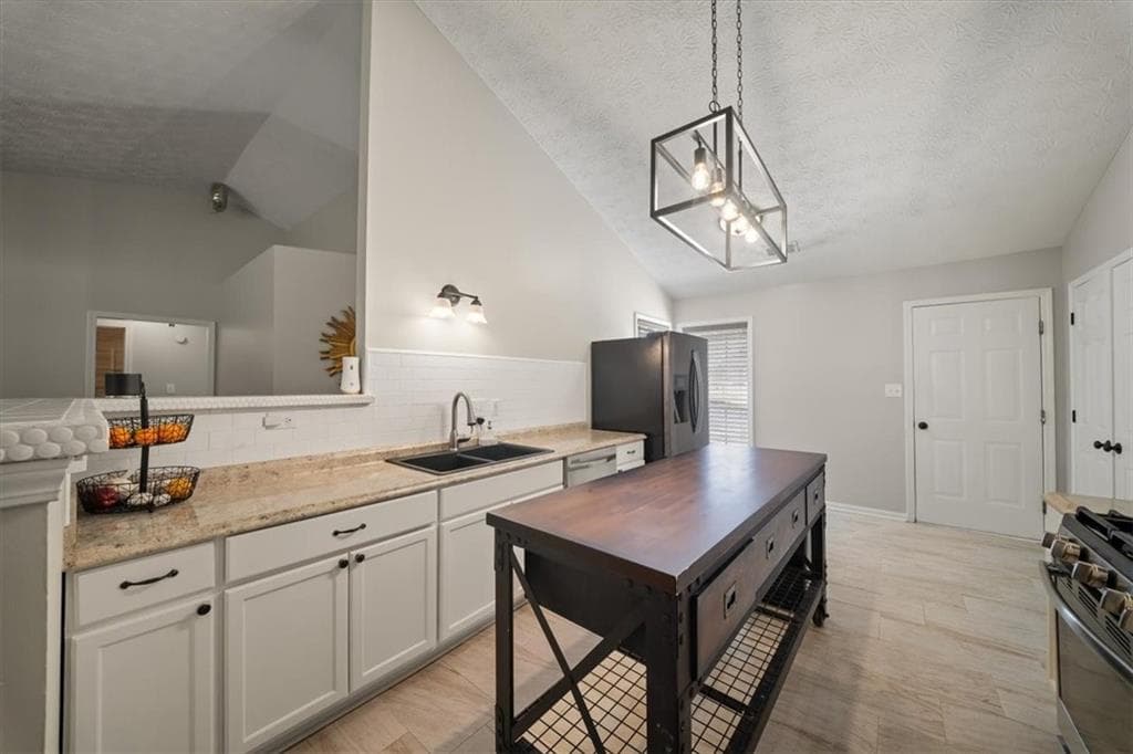 4 bedroom, 2 bathroom, 1,652 sq ft single family residence for sale at 5235 Sterling Trace Court, Lilburn, GA 30047 — photo 10