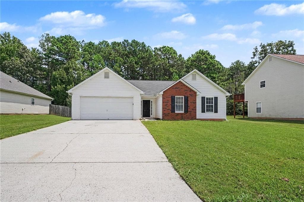 3 bedroom, 2 bathroom, 1,578 sq ft single family residence for sale at 722 Rosewood Circle, Jonesboro, GA 30238 — photo 2