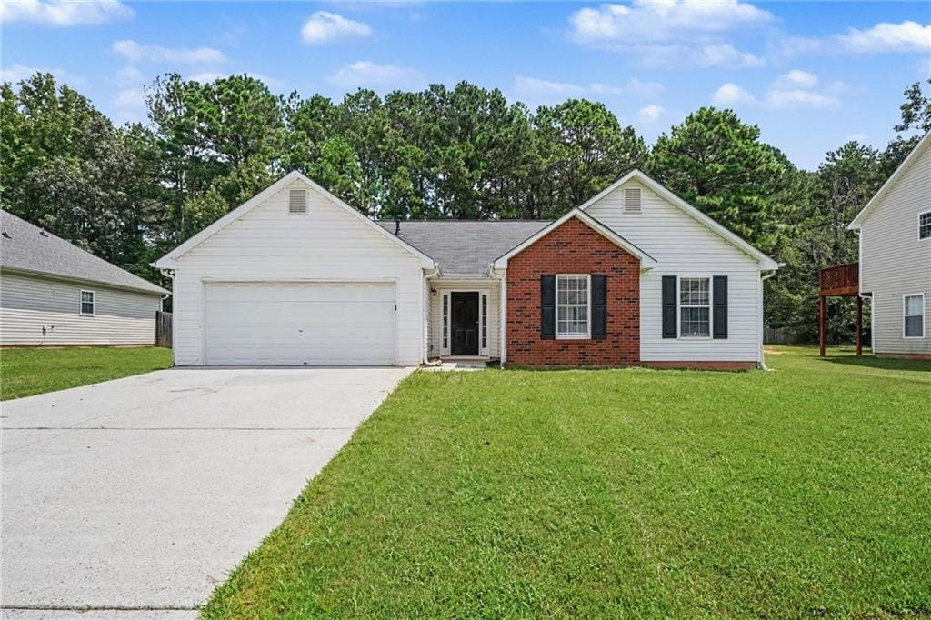 3 bedroom, 2 bathroom, 1,578 sq ft single family residence for sale at 722 Rosewood Circle, Jonesboro, GA 30238 — photo 3