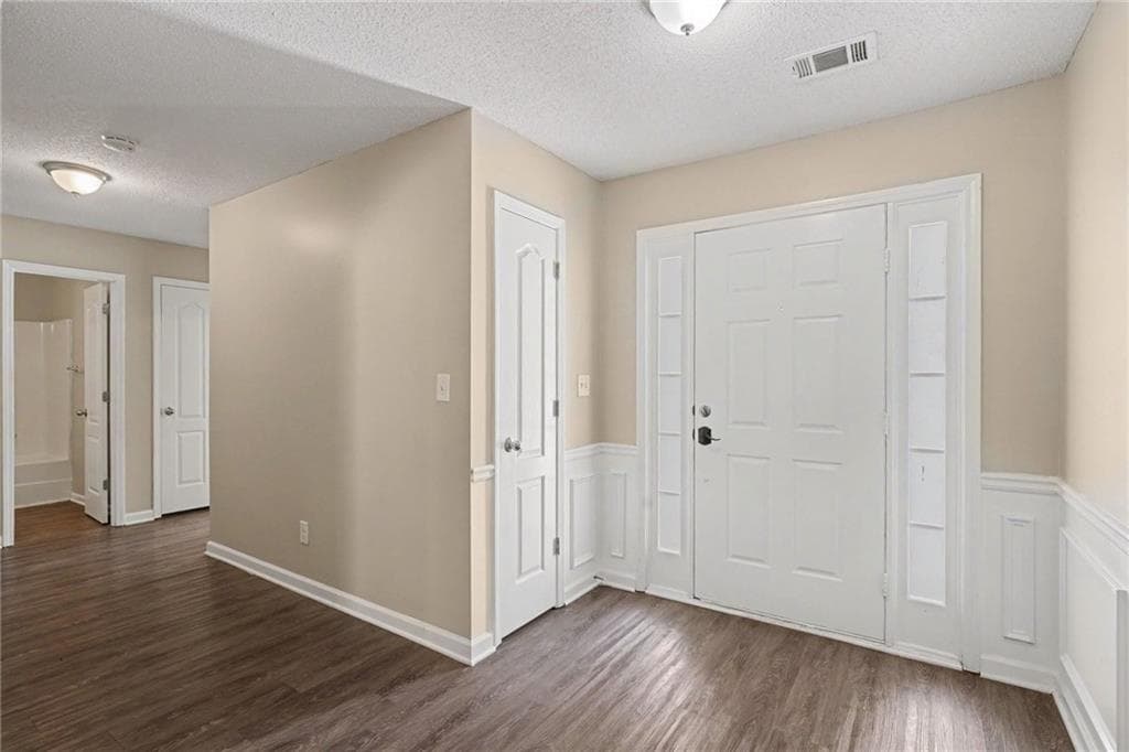 3 bedroom, 2 bathroom, 1,578 sq ft single family residence for sale at 722 Rosewood Circle, Jonesboro, GA 30238 — photo 4