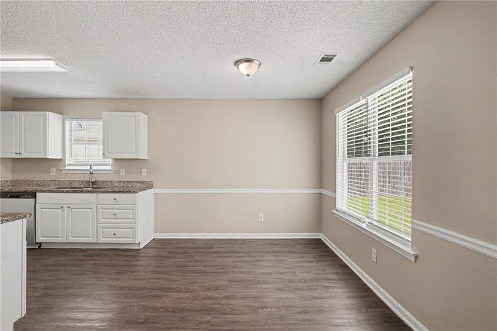 3 bedroom, 2 bathroom, 1,578 sq ft single family residence for sale at 722 Rosewood Circle, Jonesboro, GA 30238 — photo 7