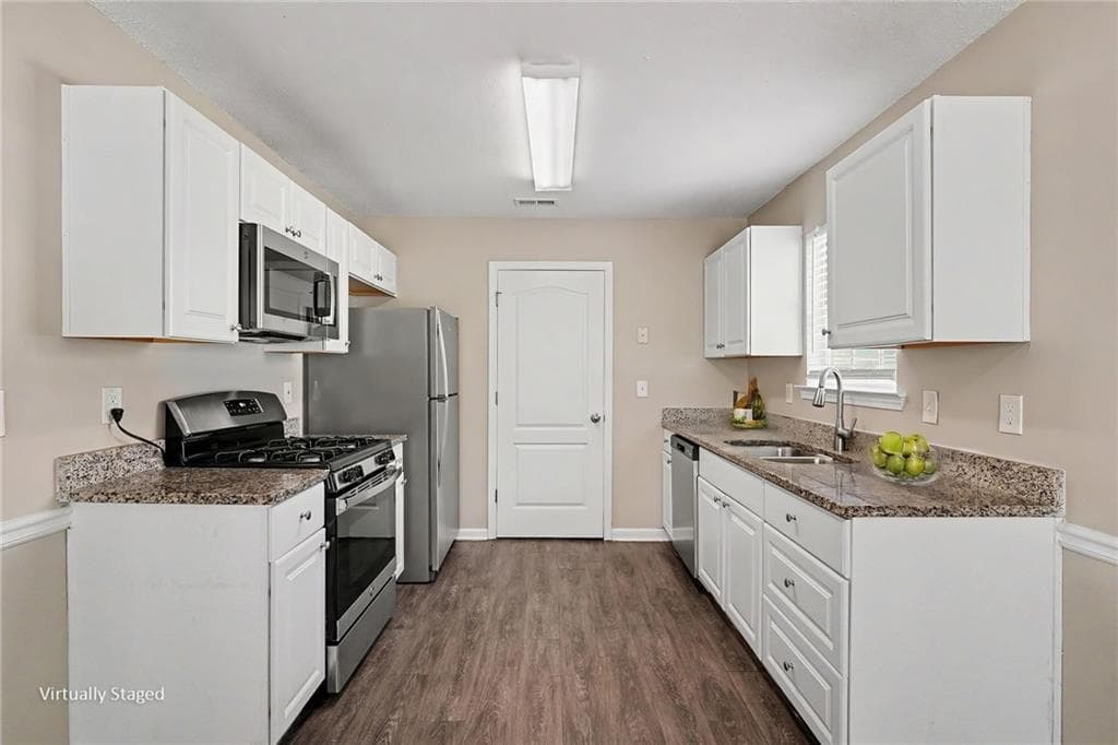 3 bedroom, 2 bathroom, 1,578 sq ft single family residence for sale at 722 Rosewood Circle, Jonesboro, GA 30238 — photo 9