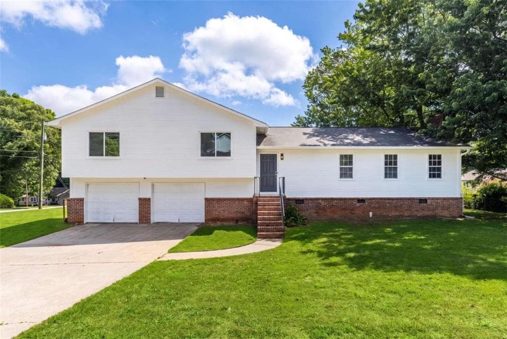 3 bedroom, 3 bathroom, 2,096 sq ft single family residence for rent at 2250 Ridge Forest Drive, Grayson, GA 30017 for $2,550 a month — photo 1 of 65