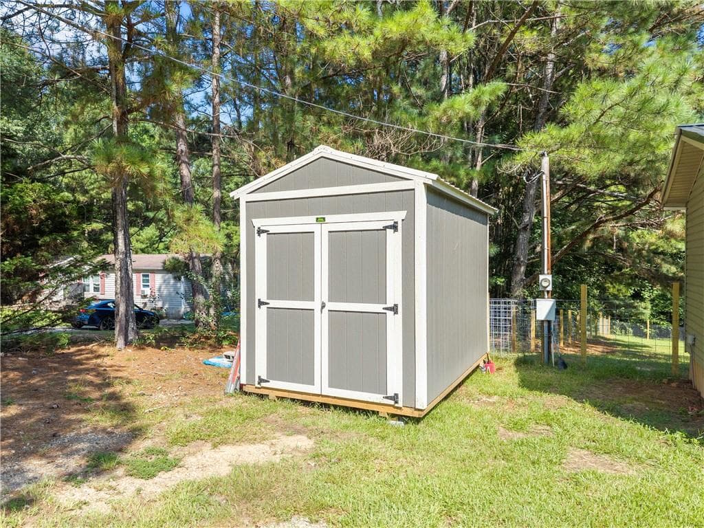 2 bedroom, 1 bathroom, 784 sq ft single family residence under contract at 247 Highway 323, Maysville, GA 30558 — photo 5