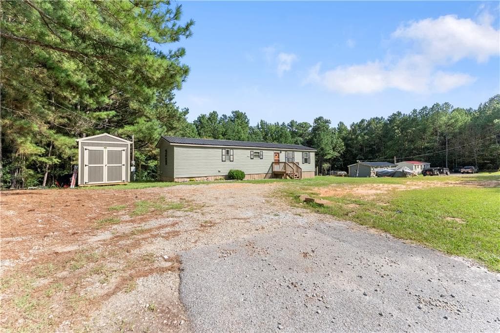 2 bedroom, 1 bathroom, 784 sq ft single family residence under contract at 247 Highway 323, Maysville, GA 30558 — photo 6