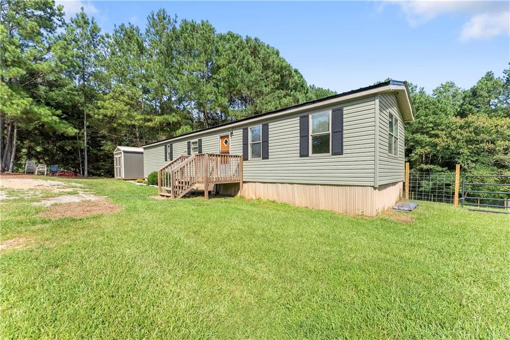 2 bedroom, 1 bathroom, 784 sq ft single family residence under contract at 247 Highway 323, Maysville, GA 30558 — photo 7