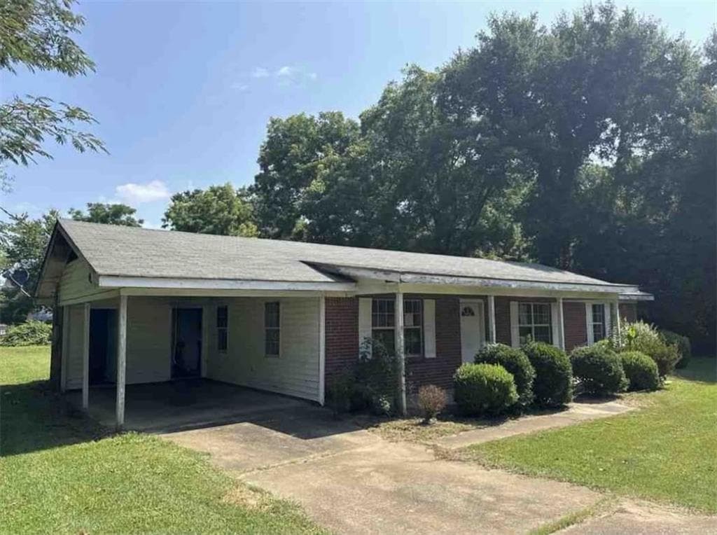 33 Bridges Street, Notasulga, AL 36866 — most recent listing photo