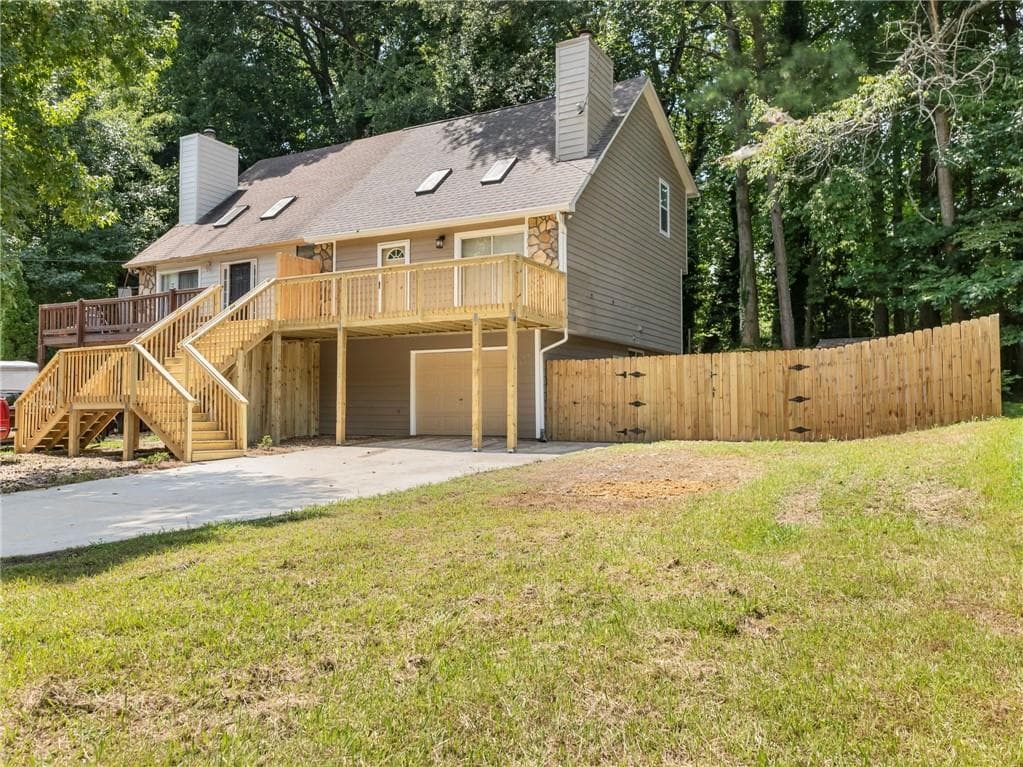 3 bedroom, 3 bathroom, 1,552 sq ft townhouse for sale at 2136 Valley Oaks Drive, Smyrna, GA 30080 — photo 2