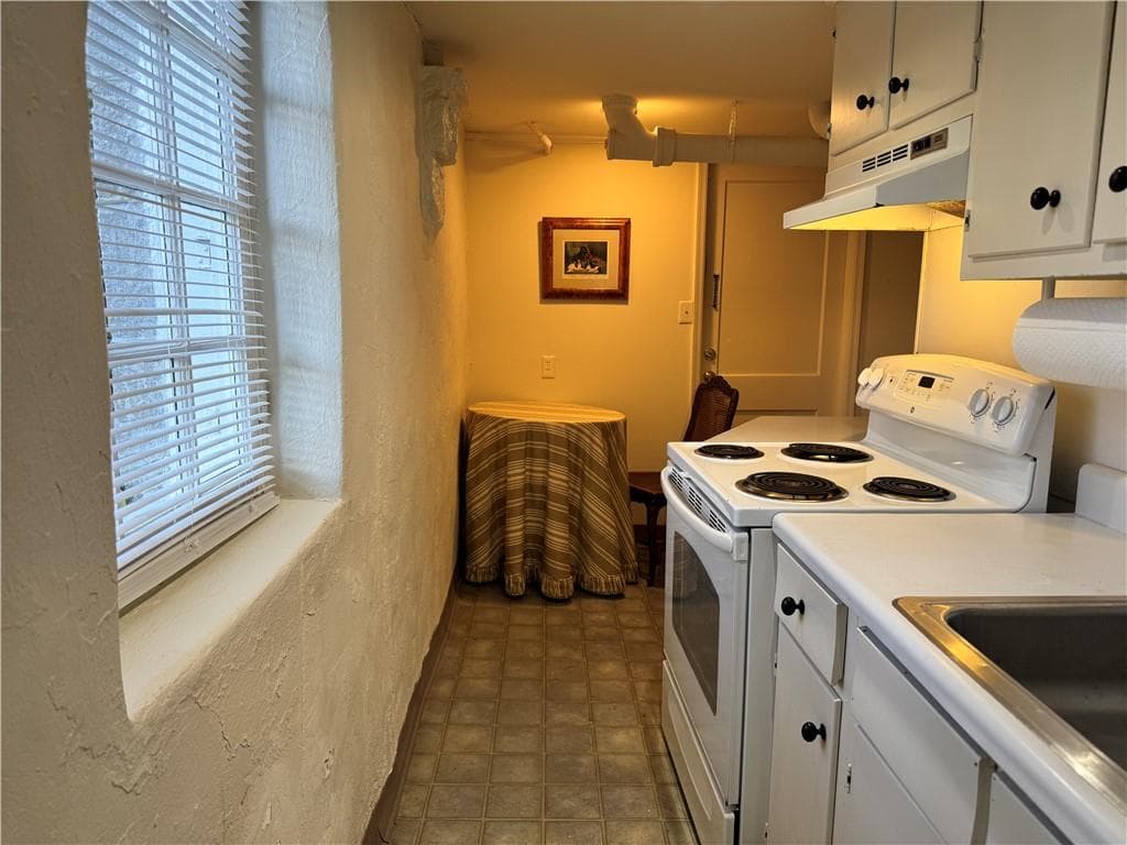 1 bedroom, 1 bathroom, 600 sq ft apartment for rent at 2544 Peachtree Road 8, Atlanta, GA 30305 for $1,375 a month — photo 4