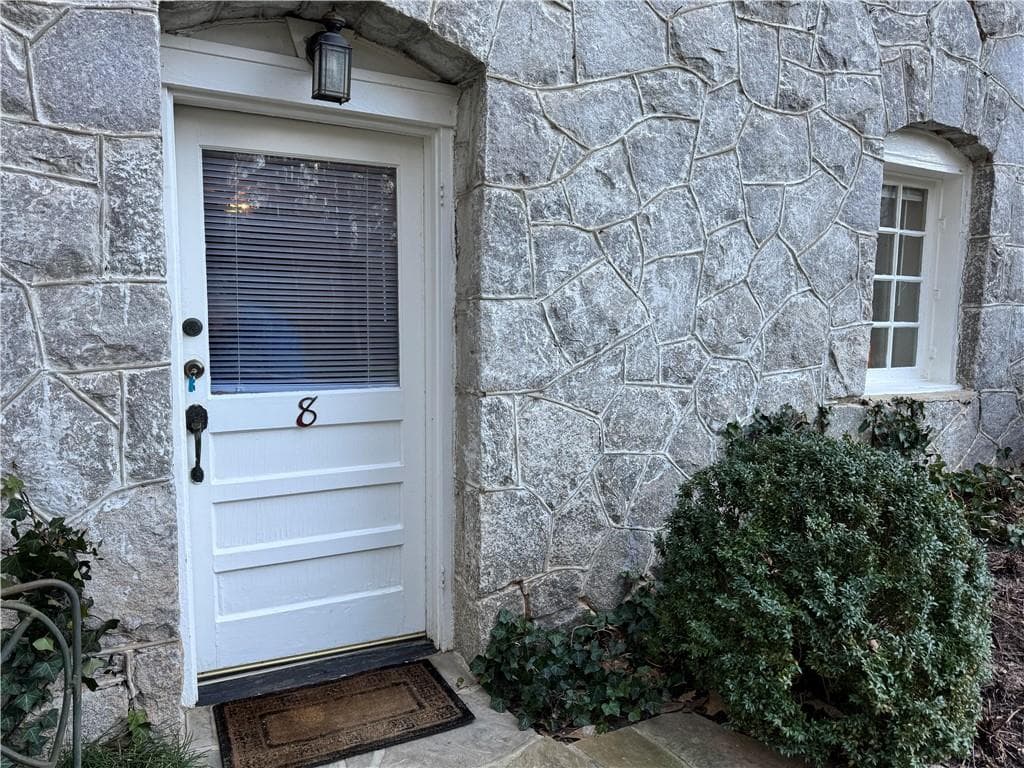 1 bedroom, 1 bathroom, 600 sq ft apartment for rent at 2544 Peachtree Road 8, Atlanta, GA 30305 for $1,375 a month — photo 8