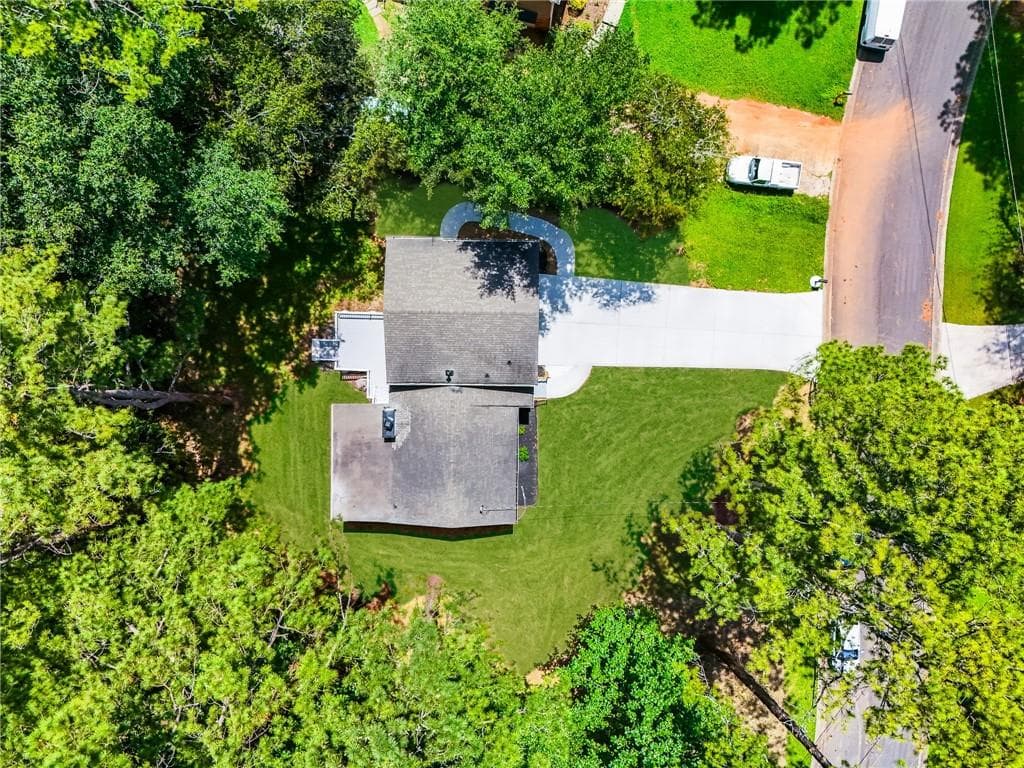 4 bedroom, 3 bathroom, 2,056 sq ft single family residence for sale at 1158 Research Drive, Marietta, GA 30066 — photo 3