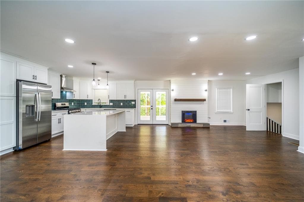 4 bedroom, 3 bathroom, 2,056 sq ft single family residence for sale at 1158 Research Drive, Marietta, GA 30066 — photo 6