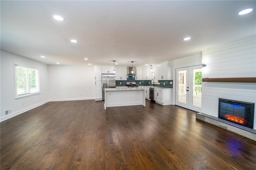 4 bedroom, 3 bathroom, 2,056 sq ft single family residence for sale at 1158 Research Drive, Marietta, GA 30066 — photo 7