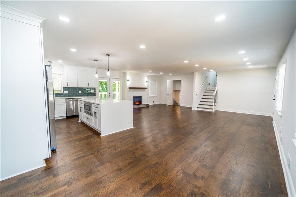 4 bedroom, 3 bathroom, 2,056 sq ft single family residence for sale at 1158 Research Drive, Marietta, GA 30066 — photo 8
