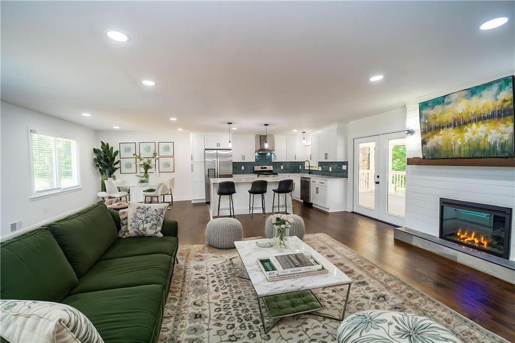 4 bedroom, 3 bathroom, 2,056 sq ft single family residence for sale at 1158 Research Drive, Marietta, GA 30066 — photo 9