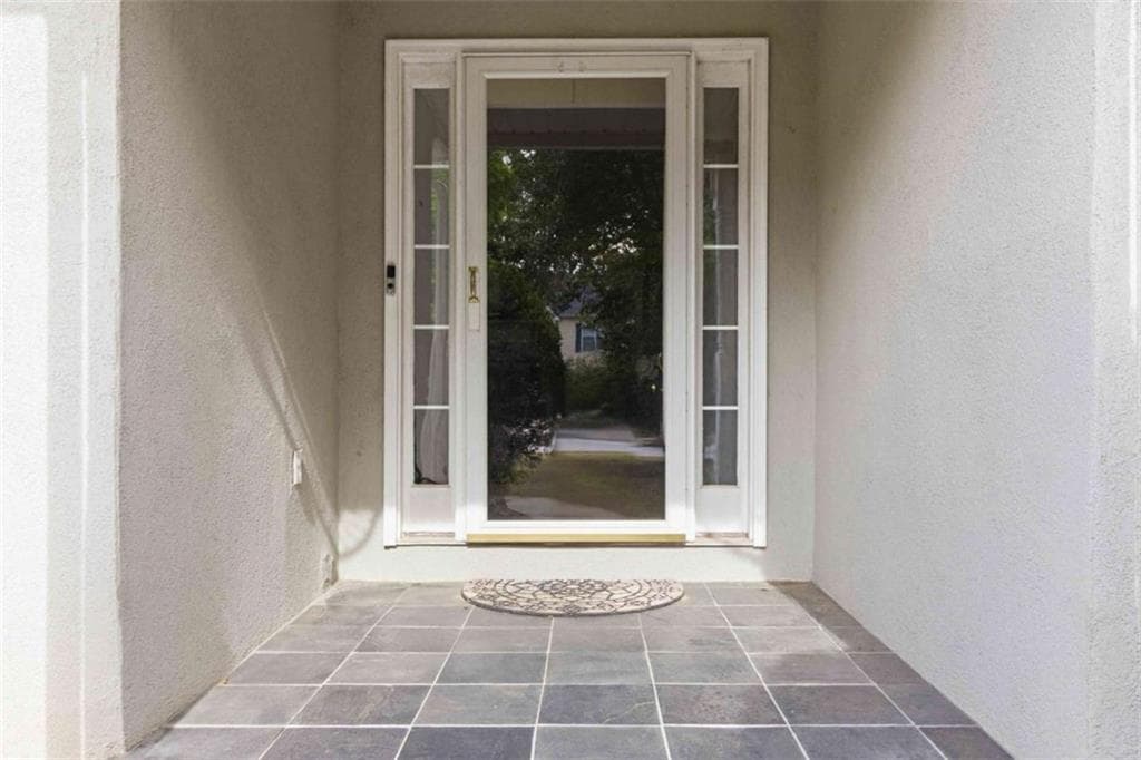 3 bedroom, 2 bathroom, 1,519 sq ft single family residence for sale at 820 Clifton Ridge, Mcdonough, GA 30253 — photo 3