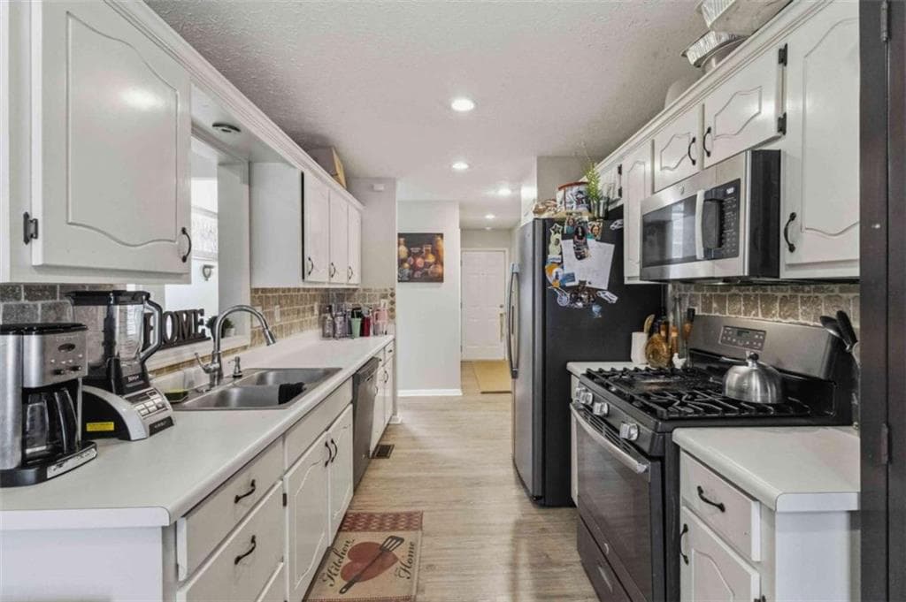 3 bedroom, 2 bathroom, 1,519 sq ft single family residence for sale at 820 Clifton Ridge, Mcdonough, GA 30253 — photo 8