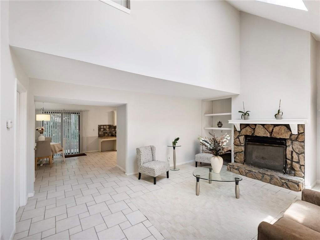 3 bedroom, 3 bathroom, 1,552 sq ft townhouse for sale at 2136 Valley Oaks Drive, Smyrna, GA 30080 — photo 8