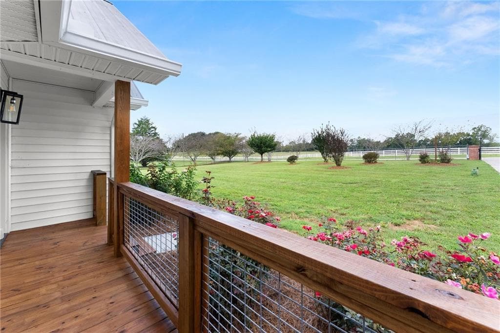 3 bedroom, 2 bathroom, 1,390 sq ft single family residence for sale at 5820 Steve Black Road, Clermont, GA 30527 — photo 2