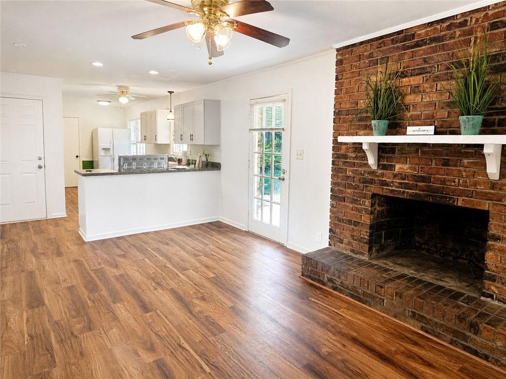 3 bedroom, 2 bathroom, 1,512 sq ft single family residence for sale at 886 Oakhill Court, Stone Mountain, GA 30087 — photo 4