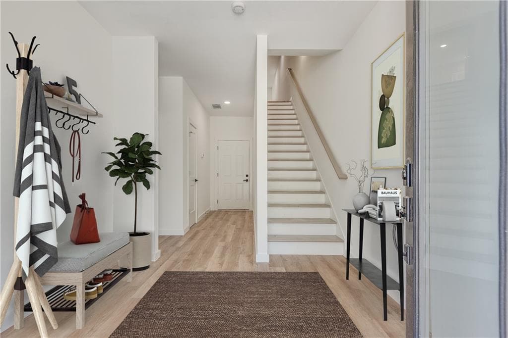 3 bedroom, 4 bathroom, 2,595 sq ft townhouse for sale at 1072 Brookglynn Trace, Decatur, GA 30032 — photo 3