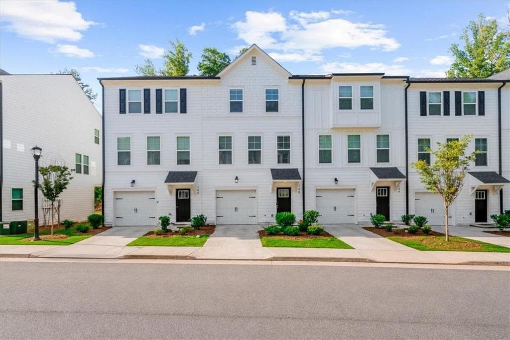 3 bedroom, 4 bathroom, 1,941 sq ft townhouse for sale at 140 Werner Brook Way, Atlanta, GA 30354