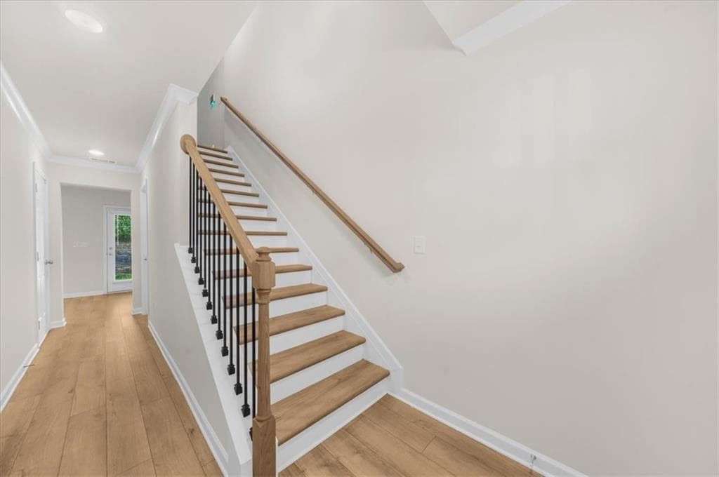 3 bedroom, 4 bathroom, 1,941 sq ft townhouse for sale at 140 Werner Brook Way, Atlanta, GA 30354 — photo 5