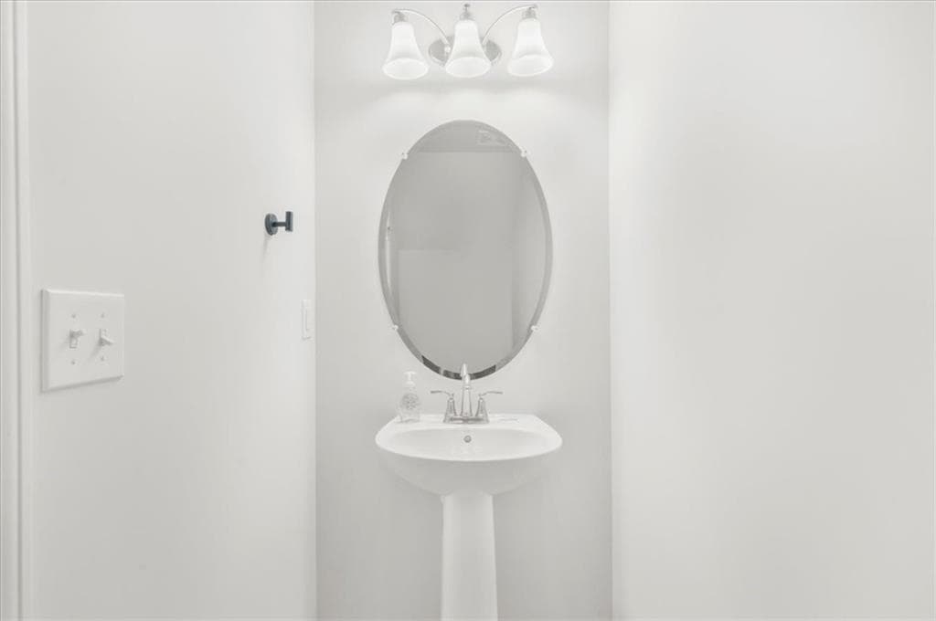 3 bedroom, 4 bathroom, 1,941 sq ft townhouse for sale at 140 Werner Brook Way, Atlanta, GA 30354 — photo 8