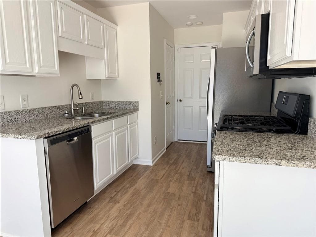 3 bedroom, 3 bathroom, 1,360 sq ft single family residence for rent at 6245 Smoke Ridge Lane, Cumming, GA 30041 for $2,100 a month — photo 4